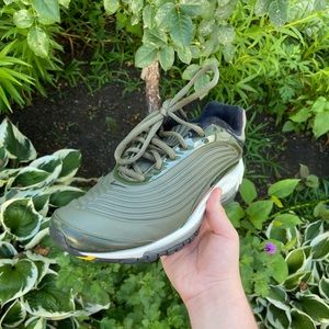 Nike Air Max Deluxe SE · Cargo Khaki 🤎